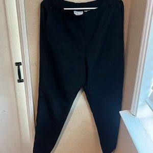 Used black crop pants